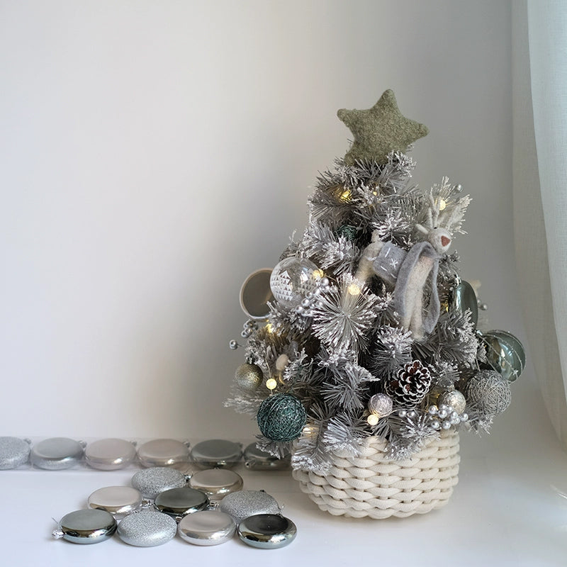 6 Pcs - Elegant Silver Christmas Tree Ornament